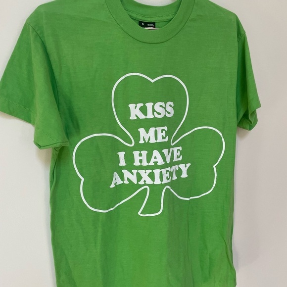 NWOT Screen Stars Urban Outfitters Exclusive Kiss Me Tee Size Small - Picture 6 of 12